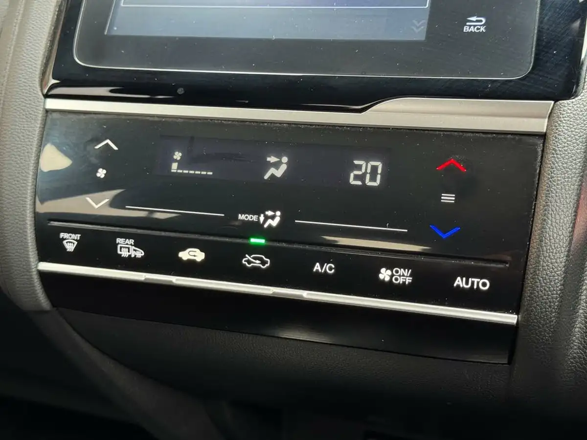 2019-honda-jazz-13-i-vtec-ex-cvt-big-21