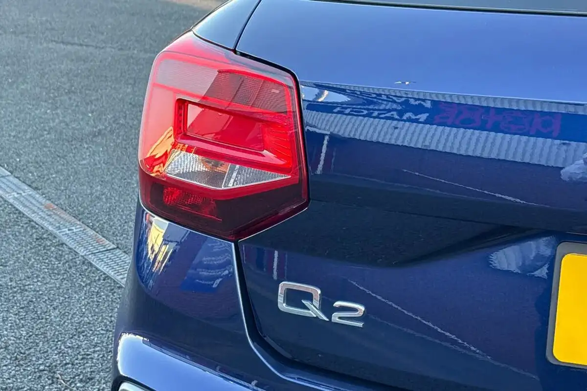 2022-audi-q2-15-35-tfsi-sport-big-32