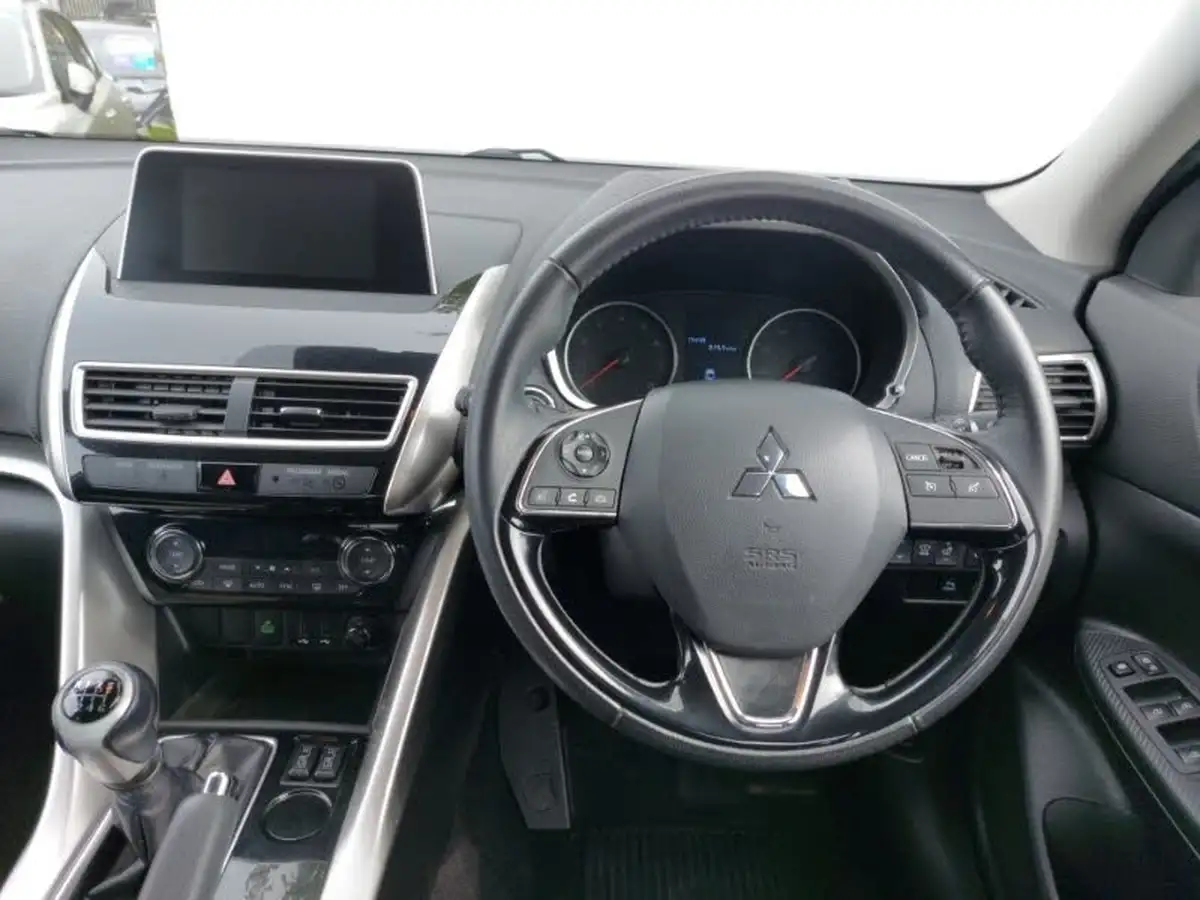2020-mitsubishi-eclipse-cross-15-4-big-6