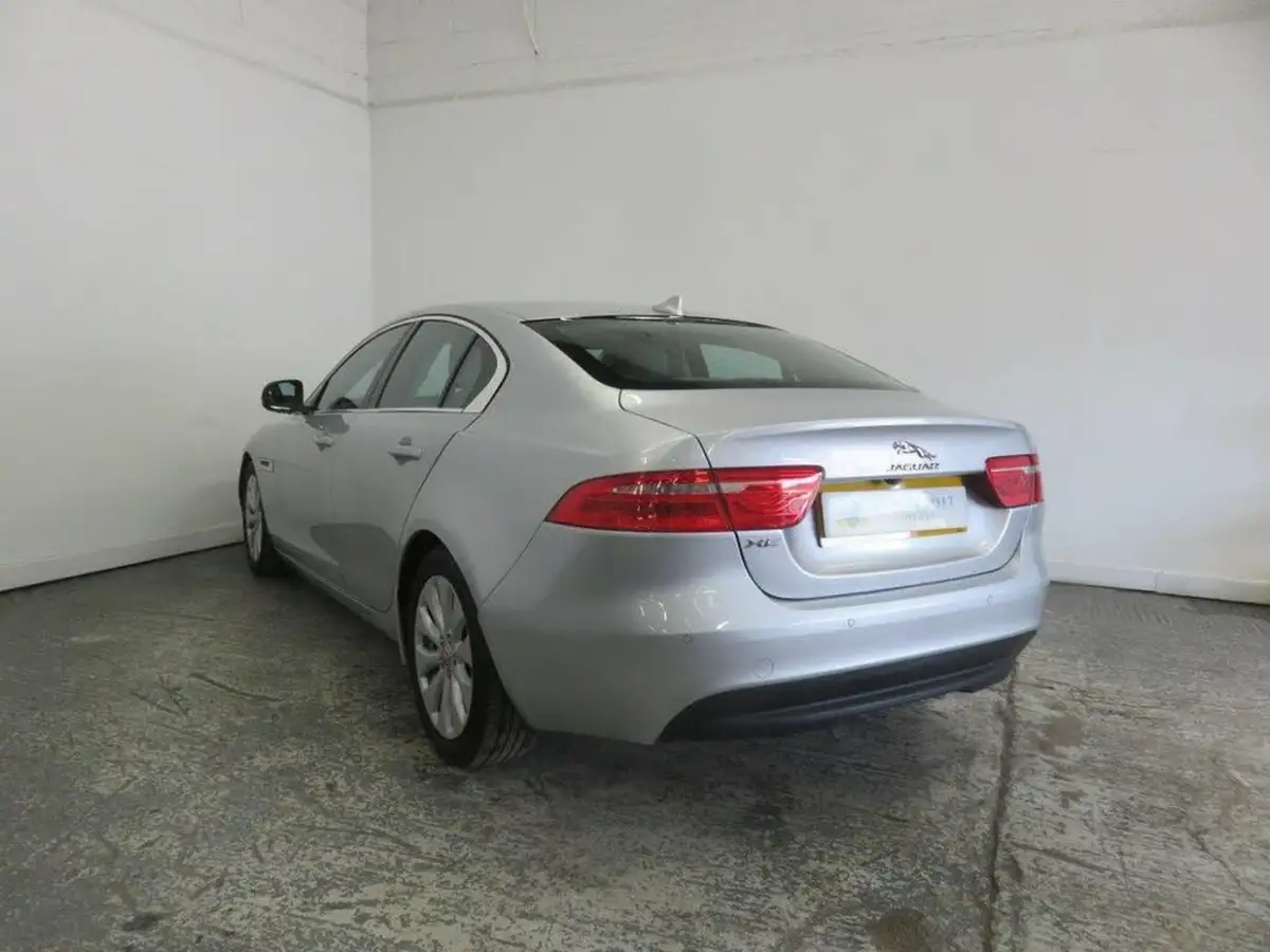 2015-jaguar-xe-20td-portfolio-163ps-auto-big-4