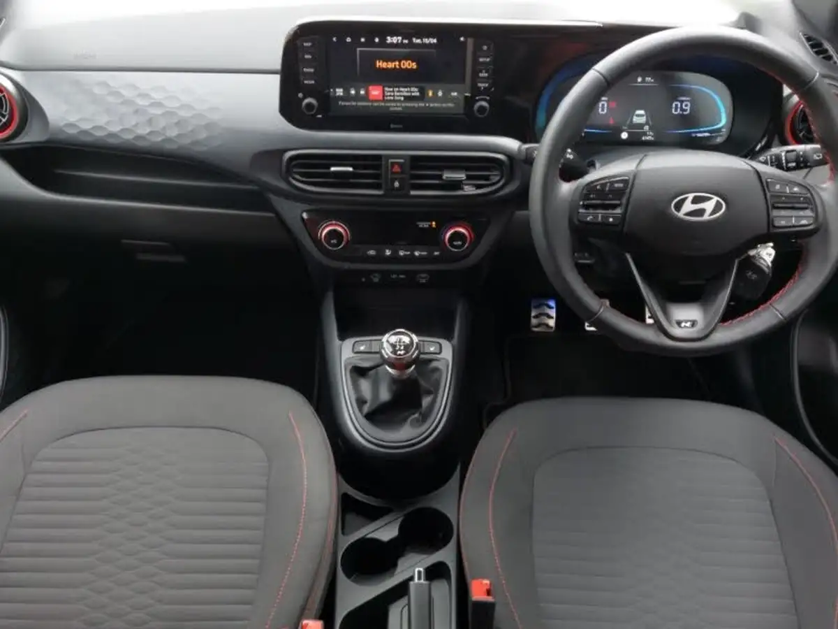 2024-hyundai-i10-10-t-gdi-n-line-90ps-two-tone-roof-big-2