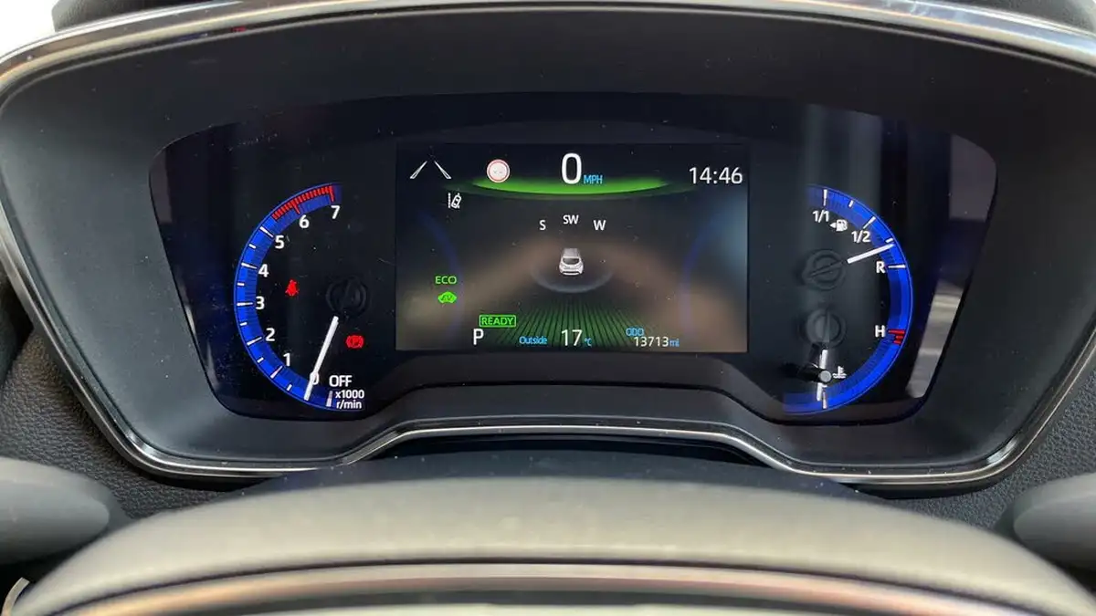 2022-toyota-corolla-18-vvt-i-icon-tech-trk-hatchback-5d-big-8