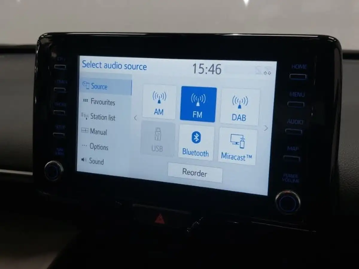 2022-toyota-yaris-cross-15-vvt-i-icon-big-14