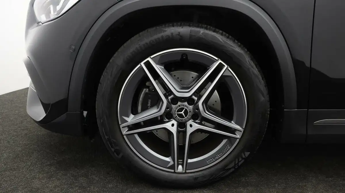 2021-mercedes-benz-gla-class-13-gla-180-amg-line-executive-1332cc-big-17