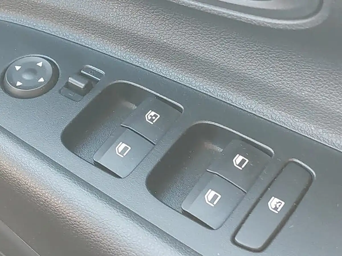 2024-hyundai-i20-10-t-gdi-advance-big-18