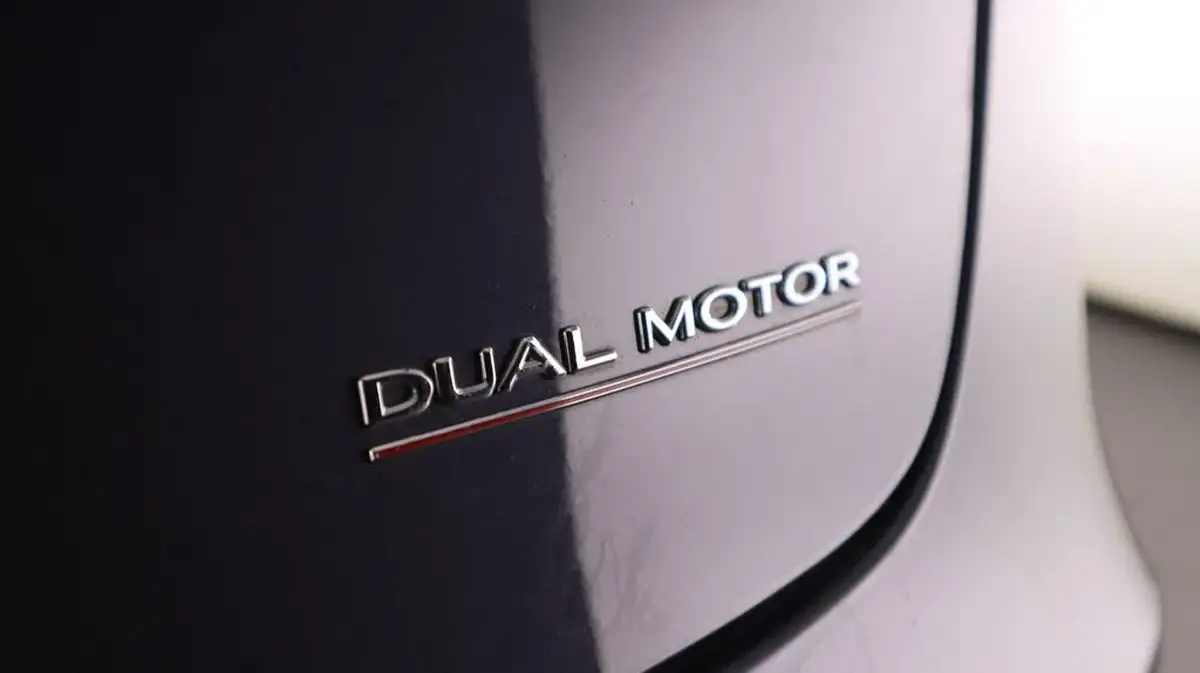 2022-tesla-model-3-e-performance-big-21