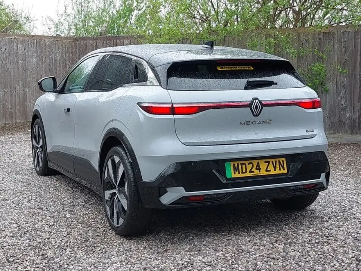 2024-renault-megane-e-tech-e-techno-e-tech-comfort-range-big-1