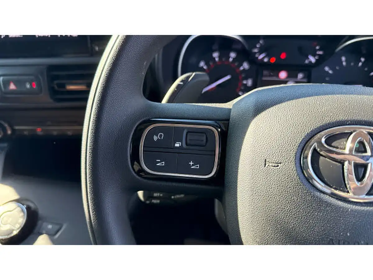 2023-toyota-proace-city-15d-design-100hpeu6d-big-21