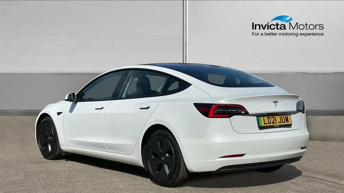 2021-tesla-model-3-e-standard-plus-big-4