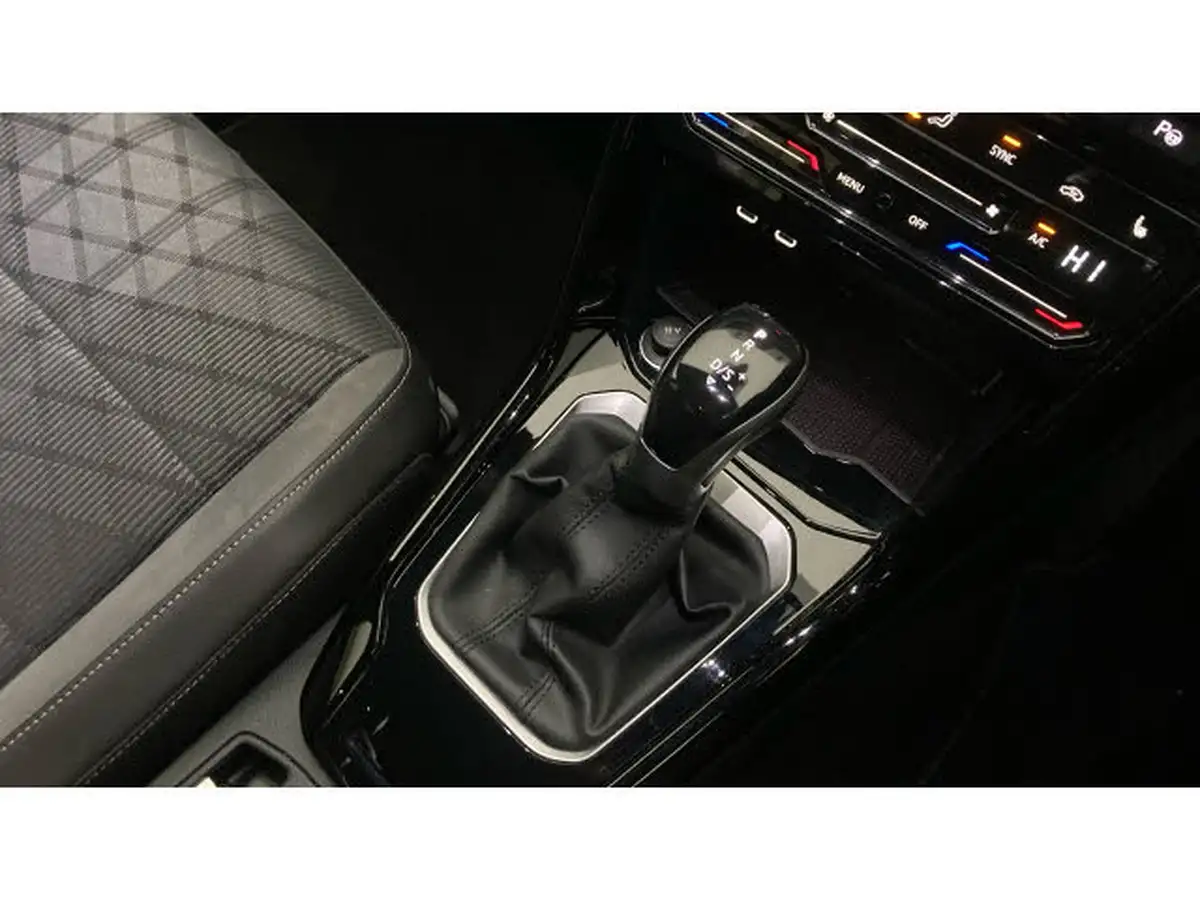 2024-volkswagen-t-roc-20tdi-r-line-dsg-big-13