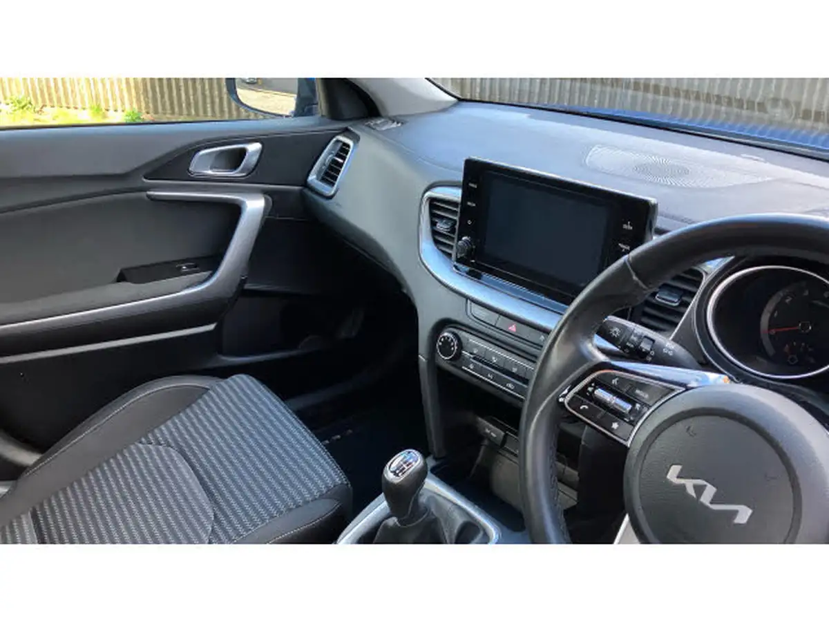 2022-kia-xceed-15-t-gdi-2-big-13