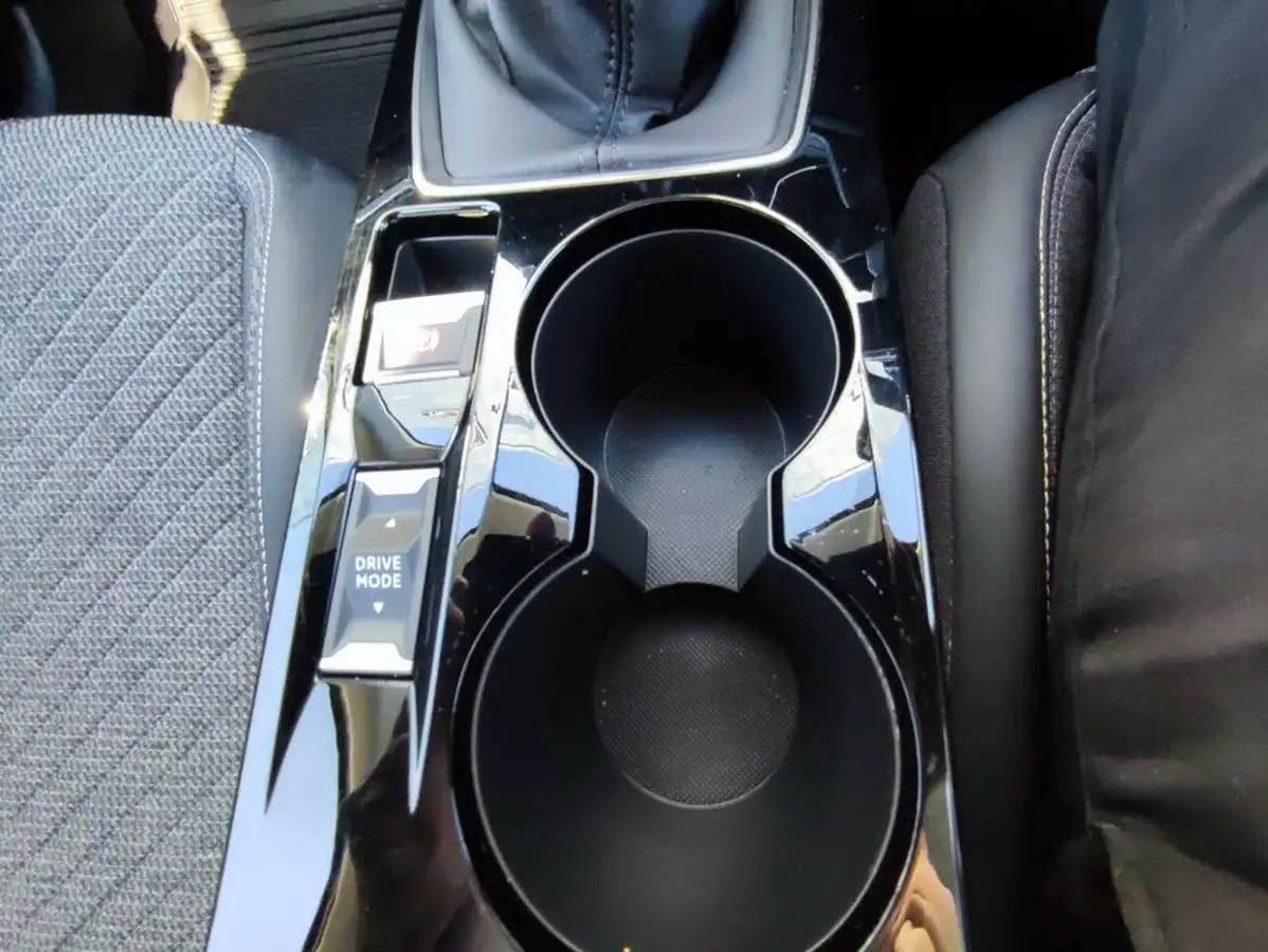 2024-peugeot-208-12-puretech-allure-big-27