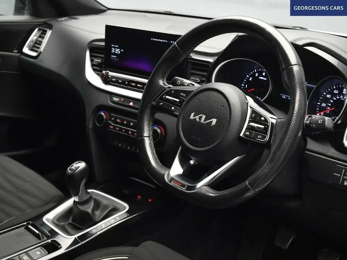 2022-kia-pro-ceed-15-t-gdi-gt-line-big-10