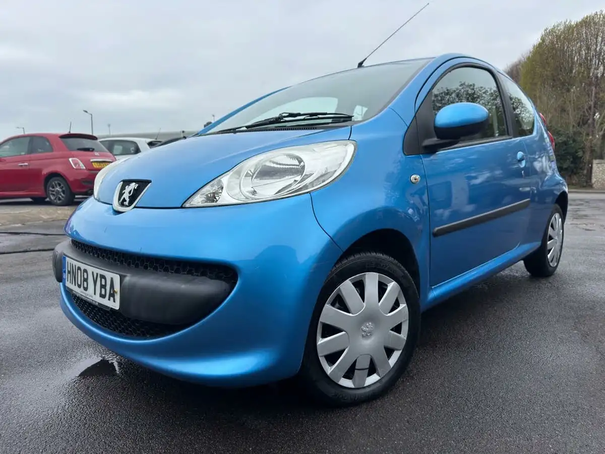 2008-peugeot-107-10-urban-3d-big-3