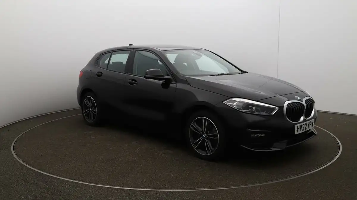 2022-bmw-1-series-20td-118d-sport-big-36