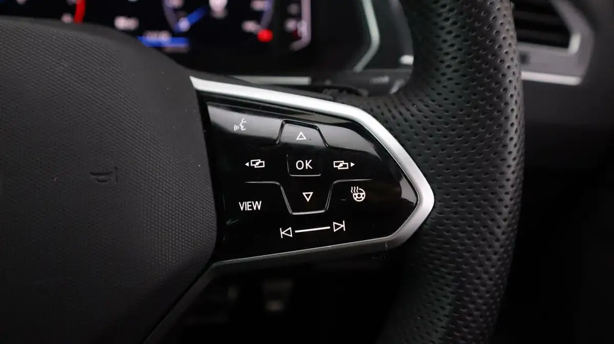 2020-volkswagen-tiguan-15-tsi-r-line-big-23