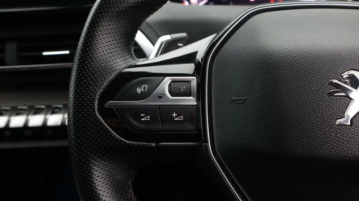 2021-peugeot-5008-suv-15-bluehdi-gt-eat8-big-27