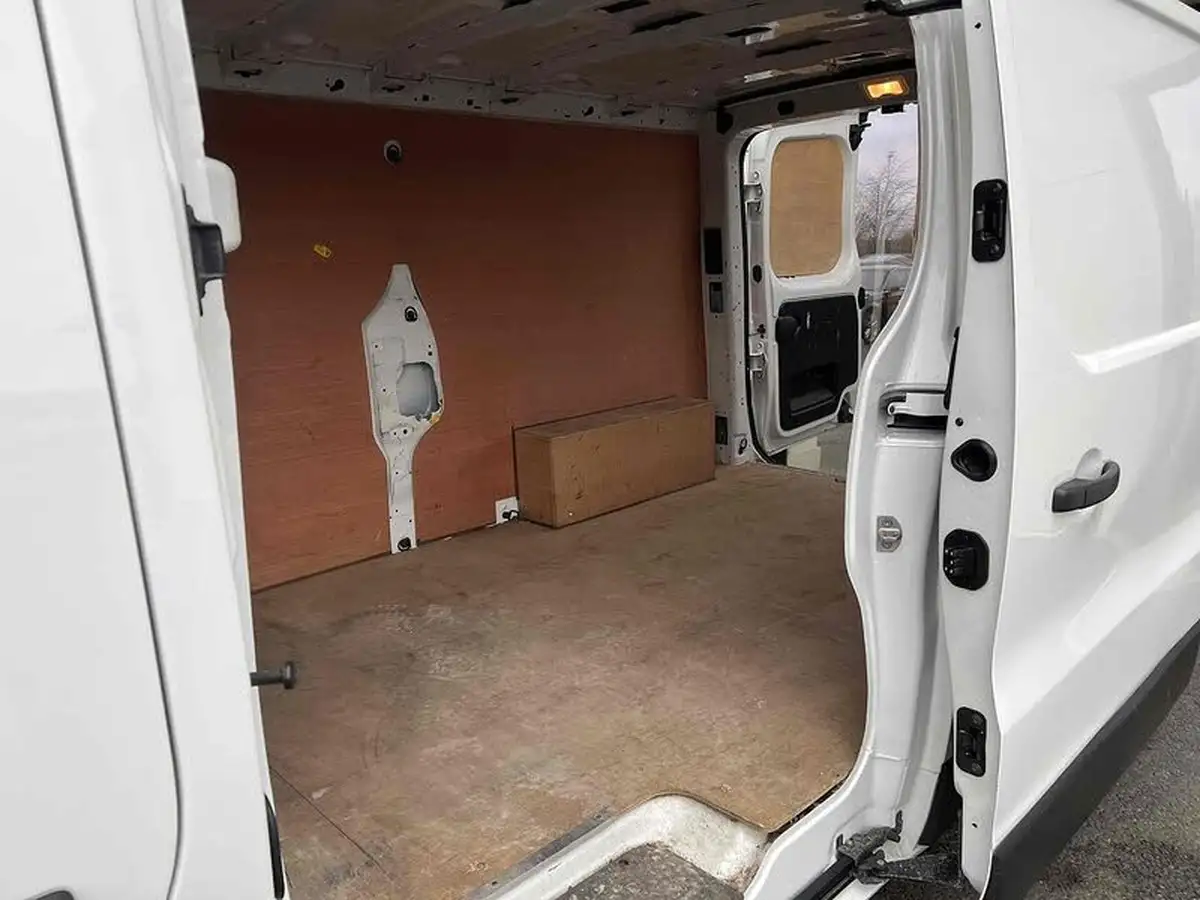 2021-renault-trafic-20dci-ll30-energy-120-business-panel-big-32