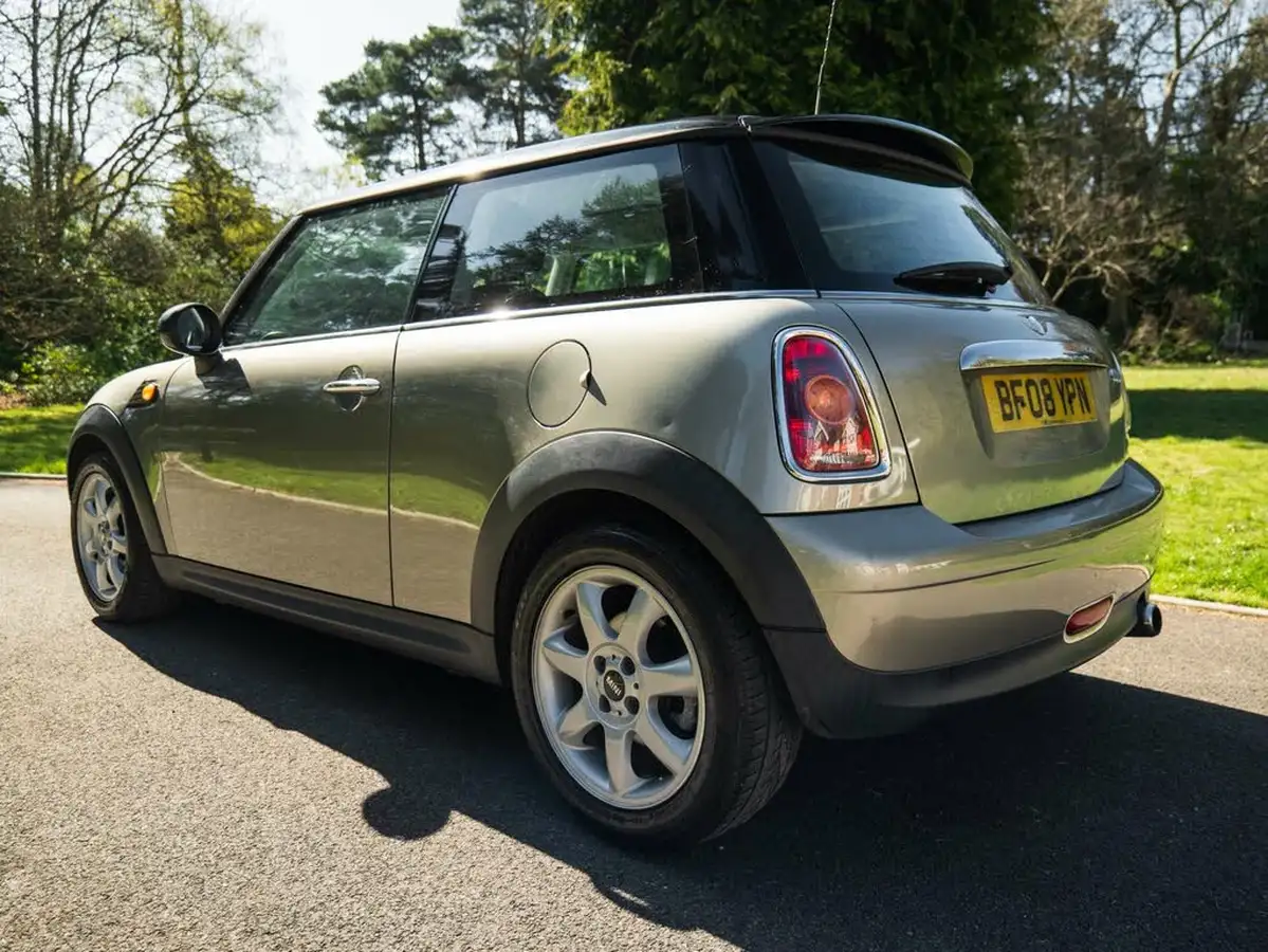 2008-mini-cooper-16-cooper-120bhp-hatchback-3d-big-22
