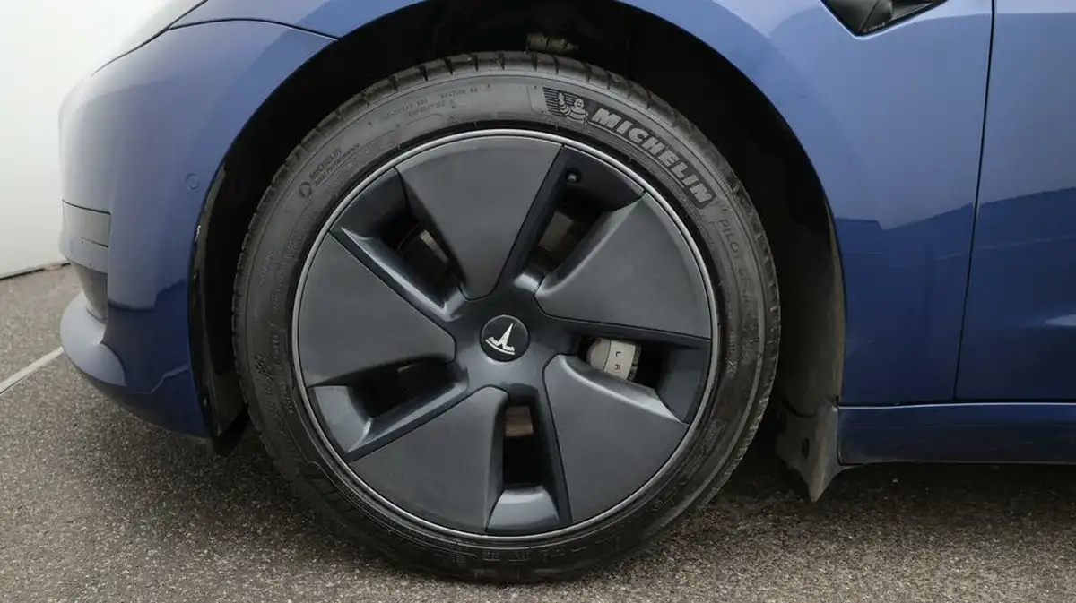 2021-tesla-model-3-e-standard-plus-big-18