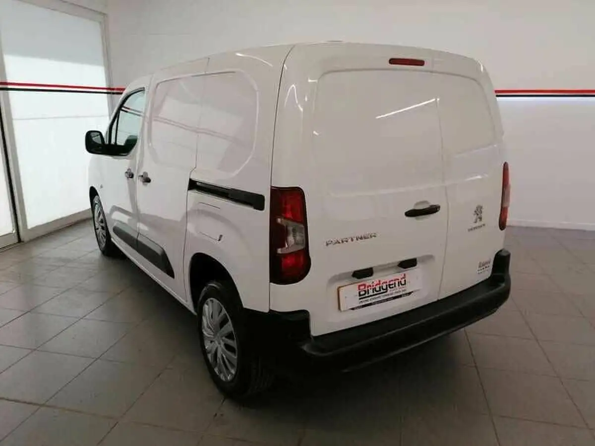 2020-peugeot-partner-15-bluehdi-1000-professional-100ps-eu6dt-panel-big-3