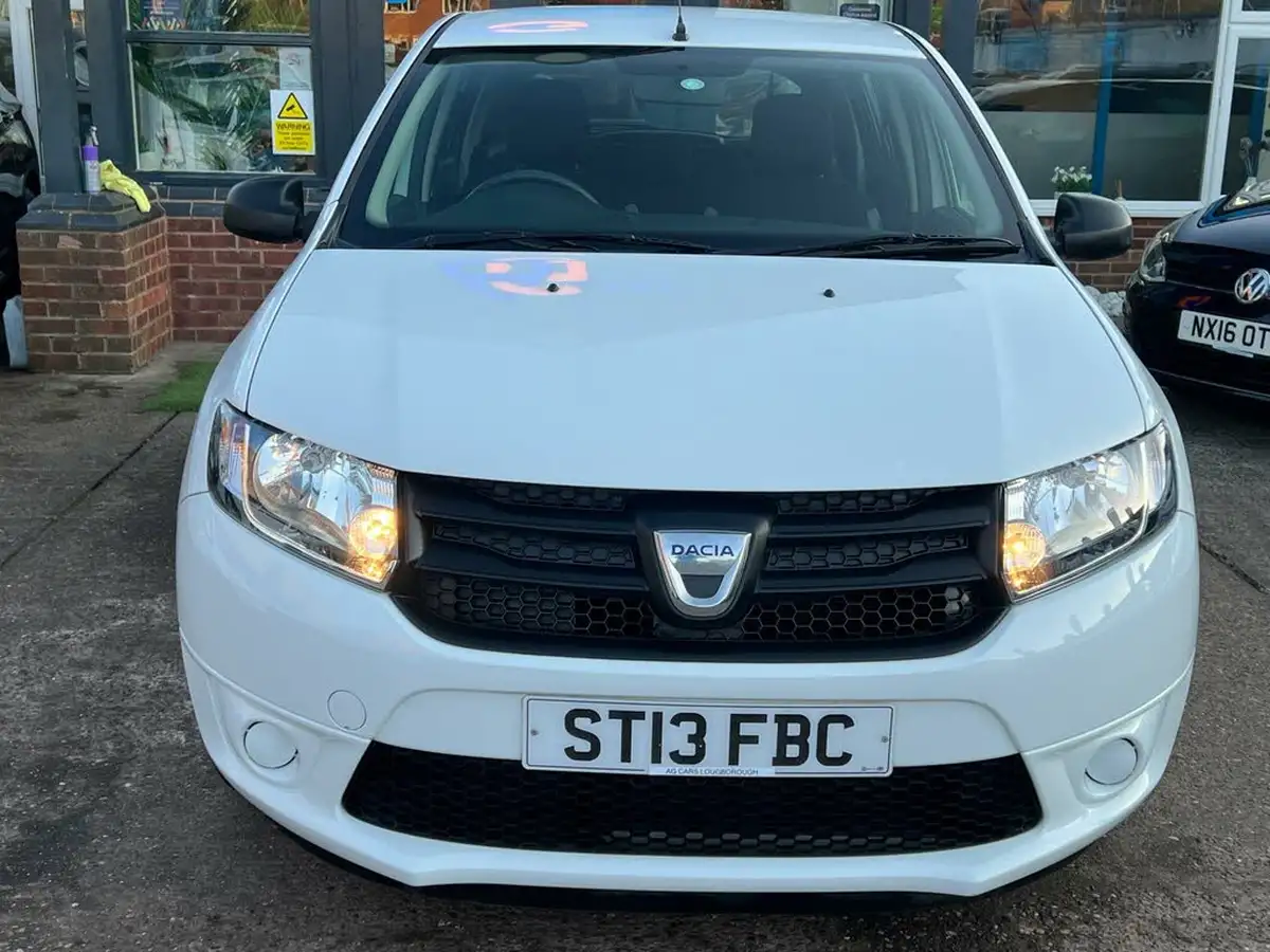 2013-dacia-sandero-12-ambiance-big-33