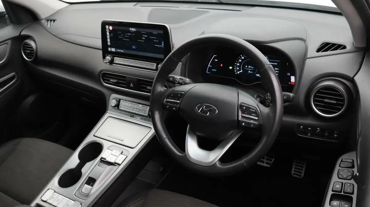 2021-hyundai-kona-e-premium-204ps-big-9