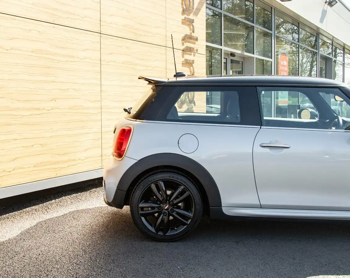 2019-mini-cooper-15-cooper-sport-hatchback-3d-big-7