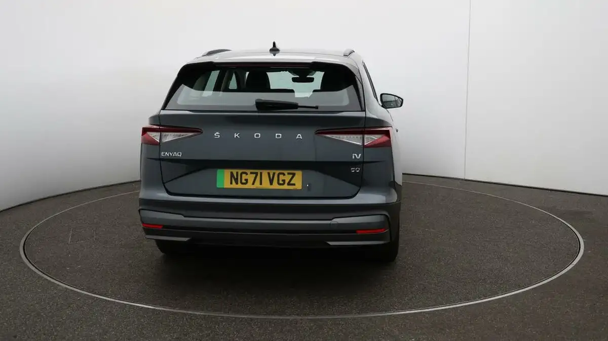 2022-skoda-enyaq-e-60-big-51