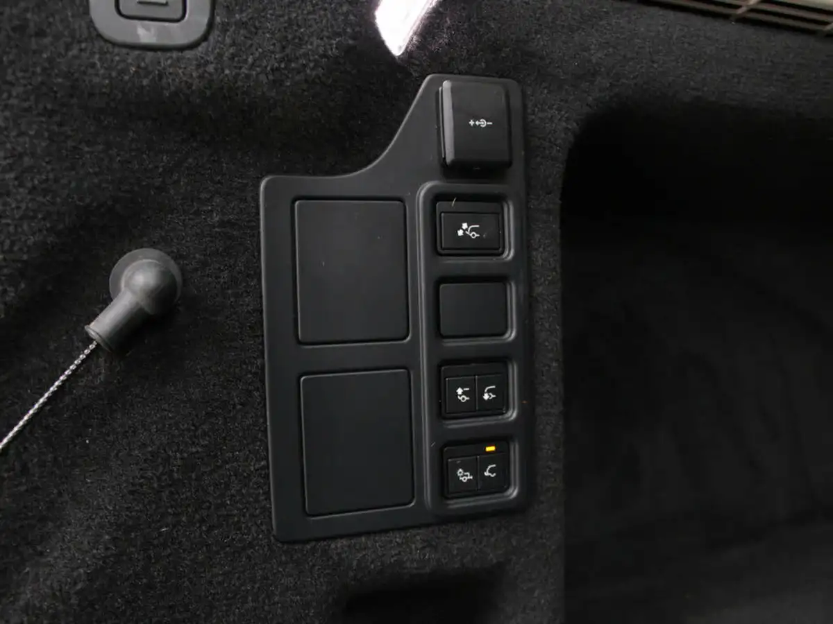 2021-land-rover-discovery-30-d300-commercial-hse-big-15