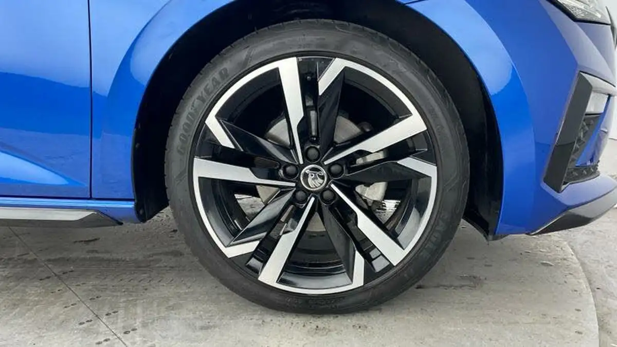 2024-skoda-scala-10-tsi-monte-carlo-116ps-dsg-big-4