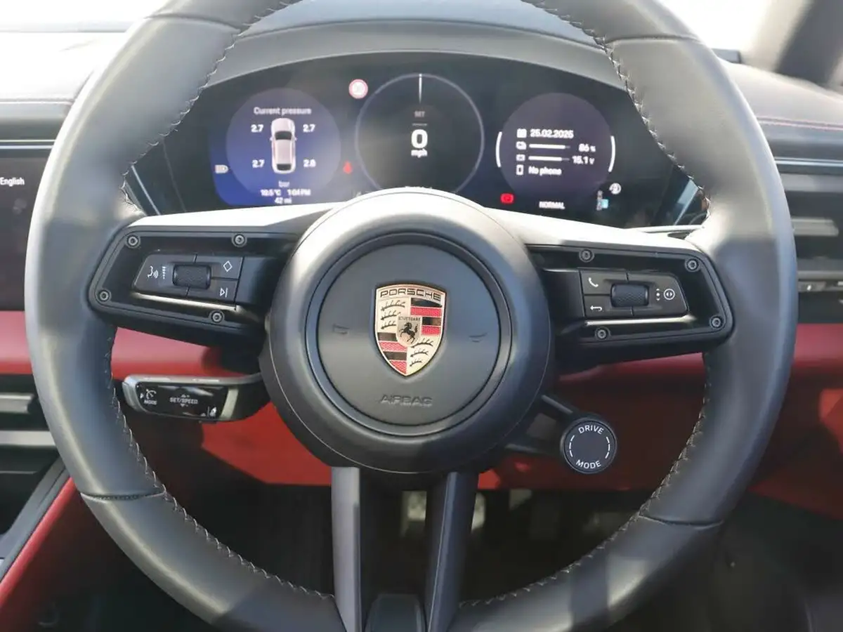 2025-porsche-macan-e-4-electric-big-8