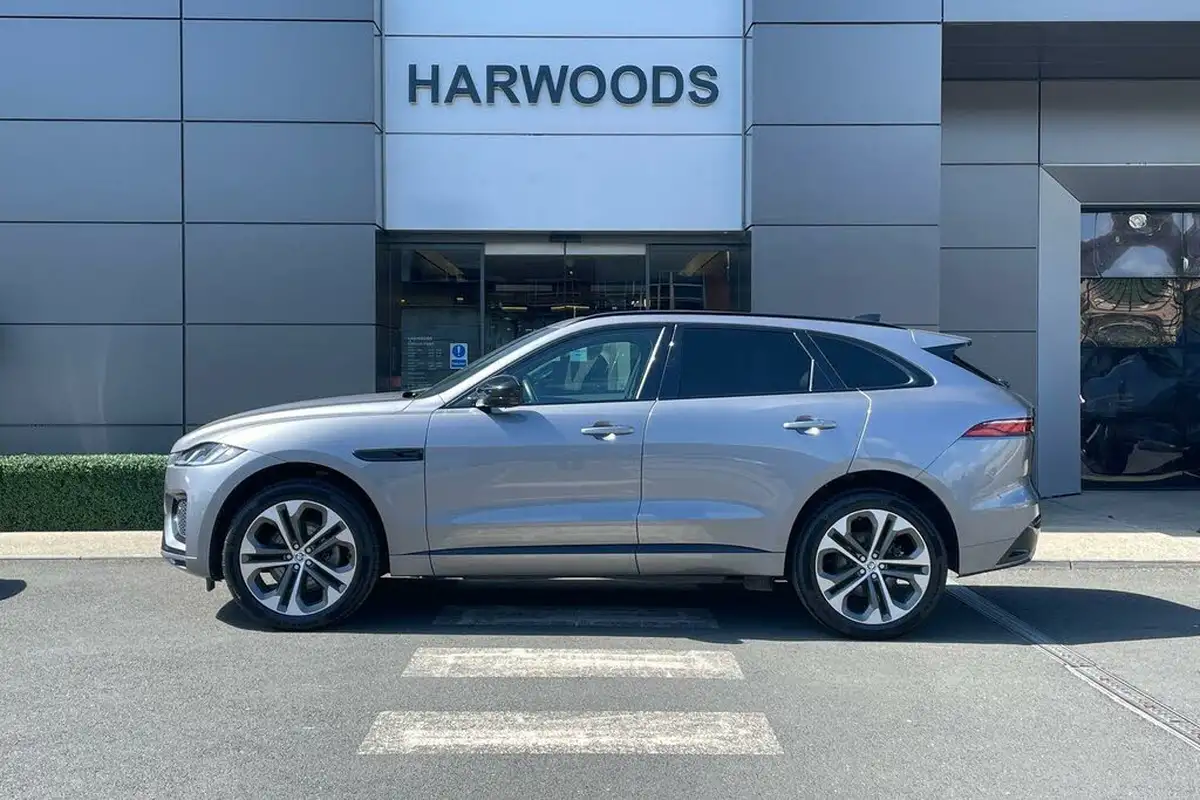 2023-jaguar-f-pace-20-d200-r-dynamic-hse-black-big-9