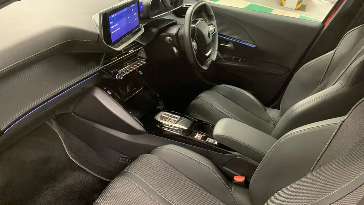 2024-peugeot-2008-suv-e-gt-136ps-50kwh-big-11