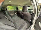 2014-toyota-prius-small-31