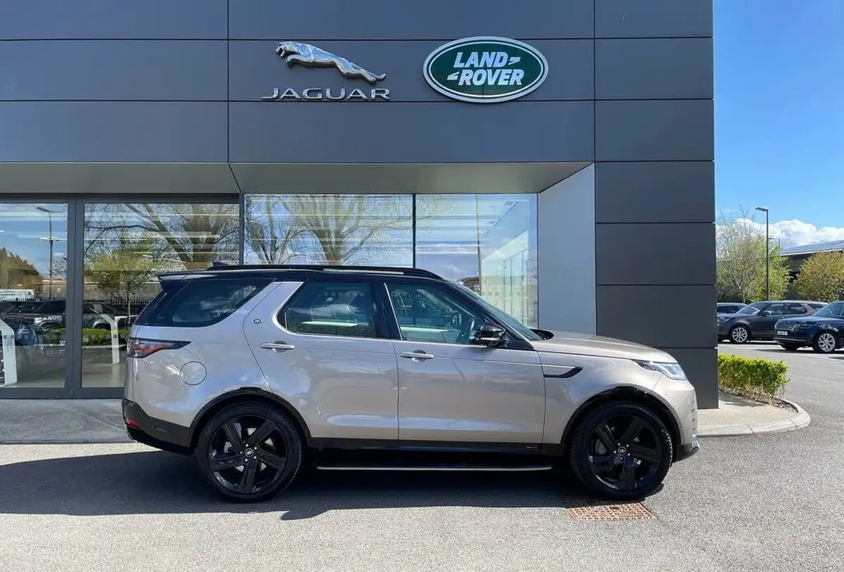 2021-land-rover-discovery-30-d300-r-dynamic-hse-big-1