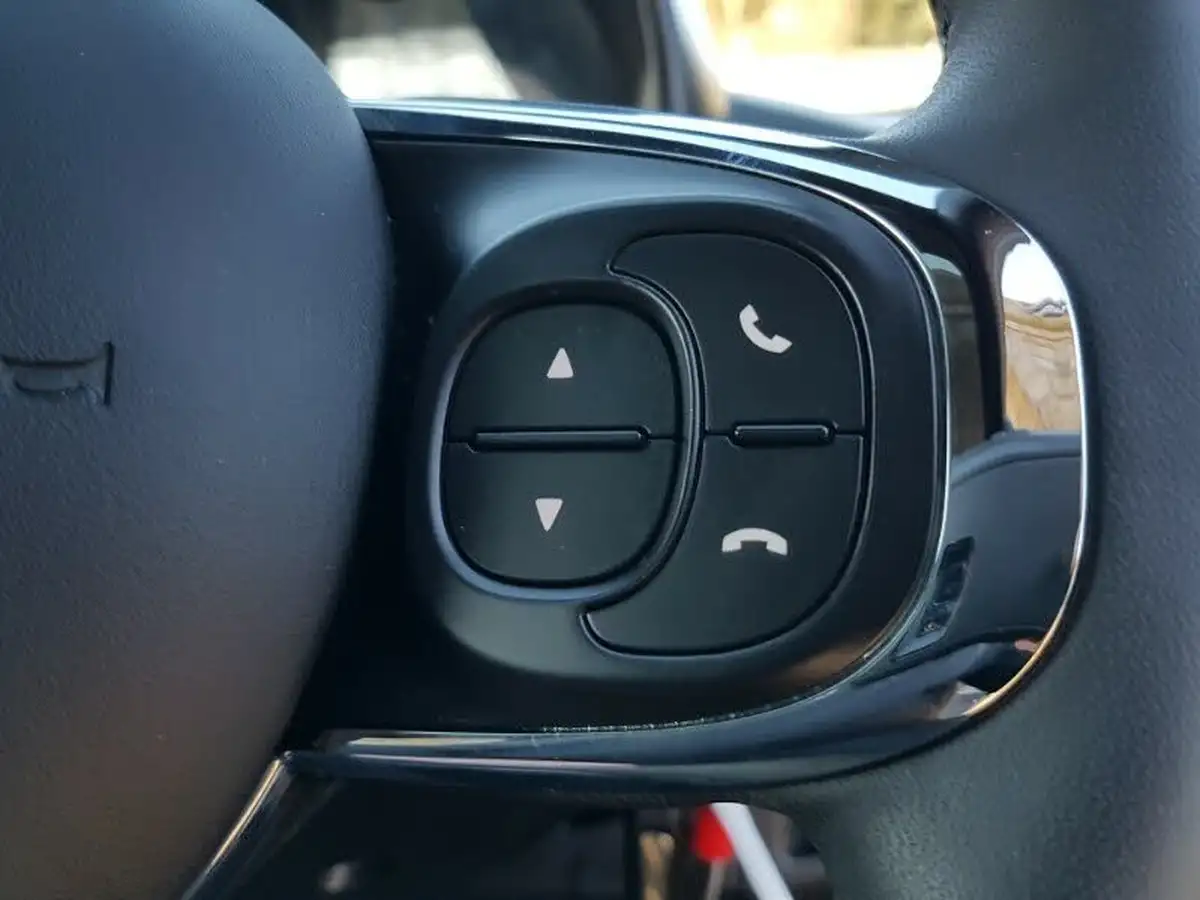 2022-fiat-500-10-dolcevita-big-14