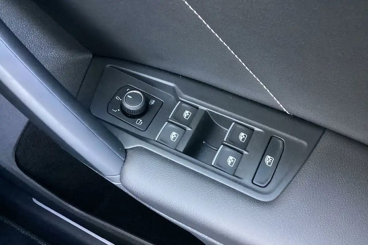 2024-volkswagen-tiguan-15-tsi-r-line-edition-big-52