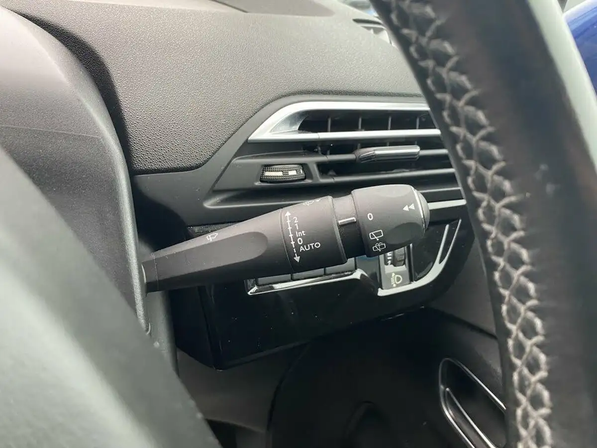 2016-citroen-c4-picasso-12-puretech-feel-big-55