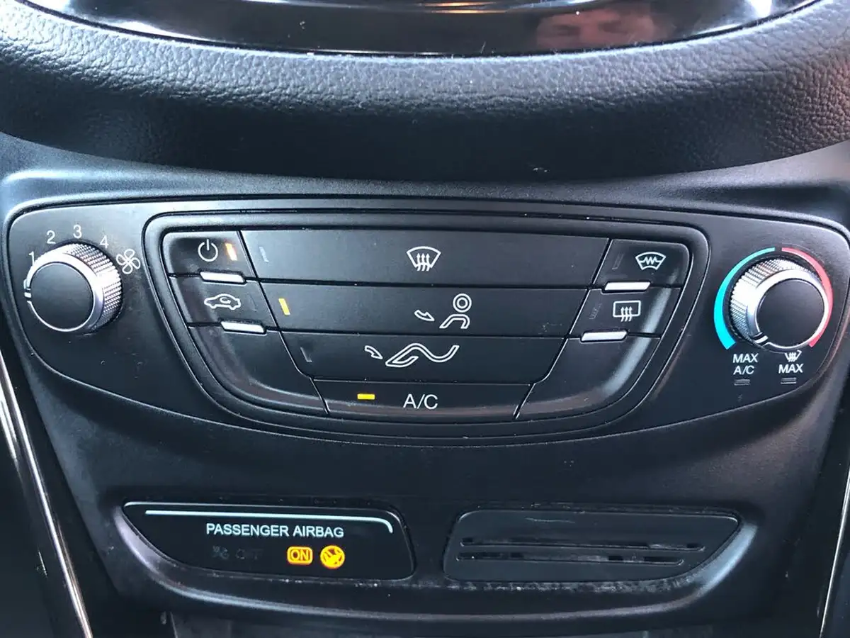 2013-ford-b-max-14-zetec-big-11