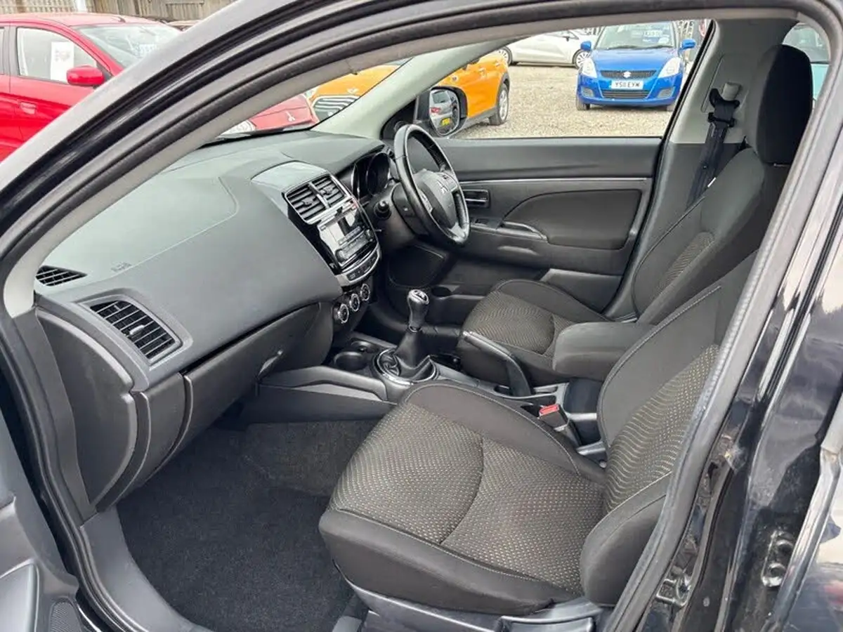 2014-mitsubishi-asx-16-3-big-10