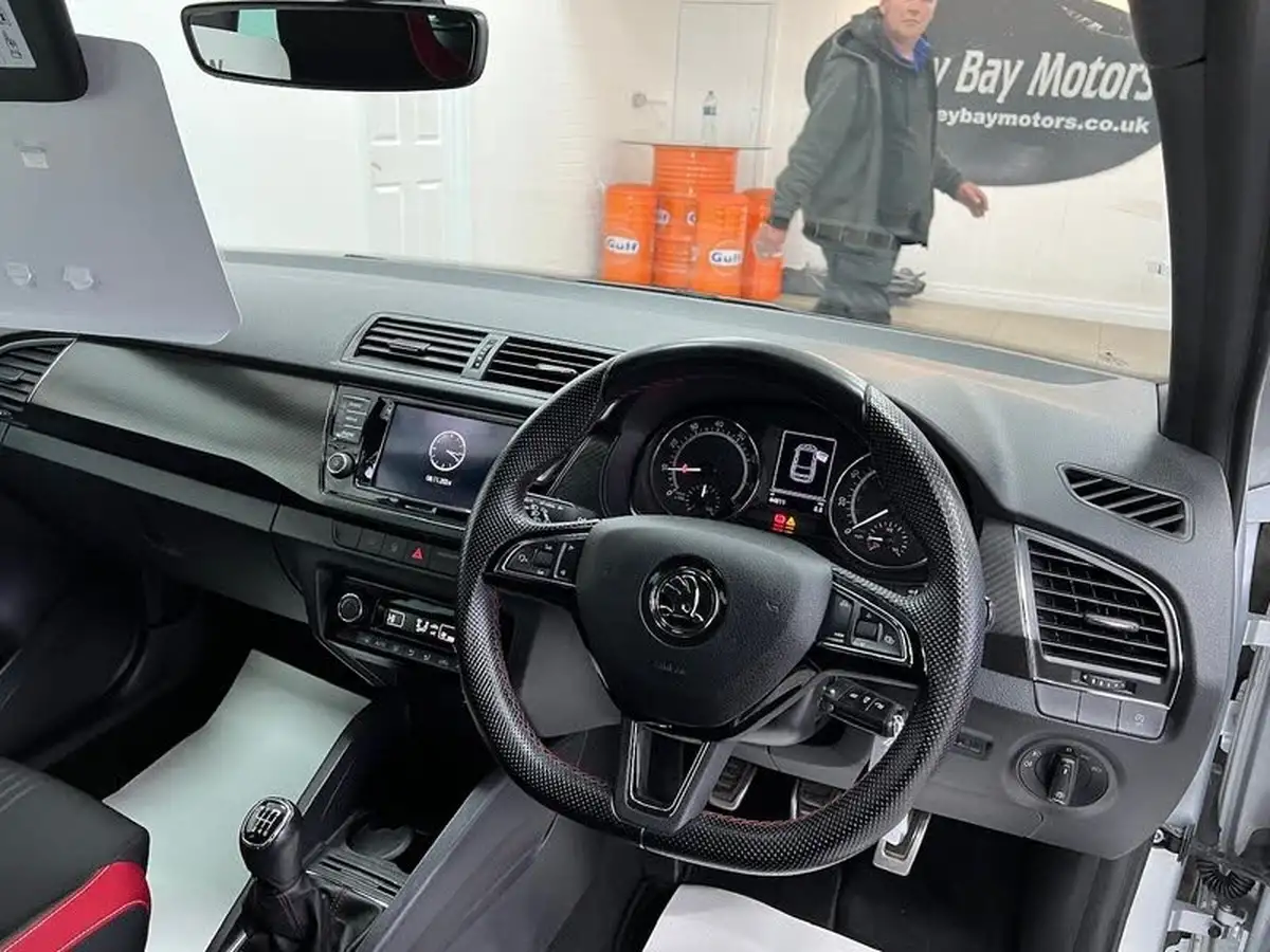 2020-skoda-fabia-10-tsi-monte-carlo-109ps-estate-big-9