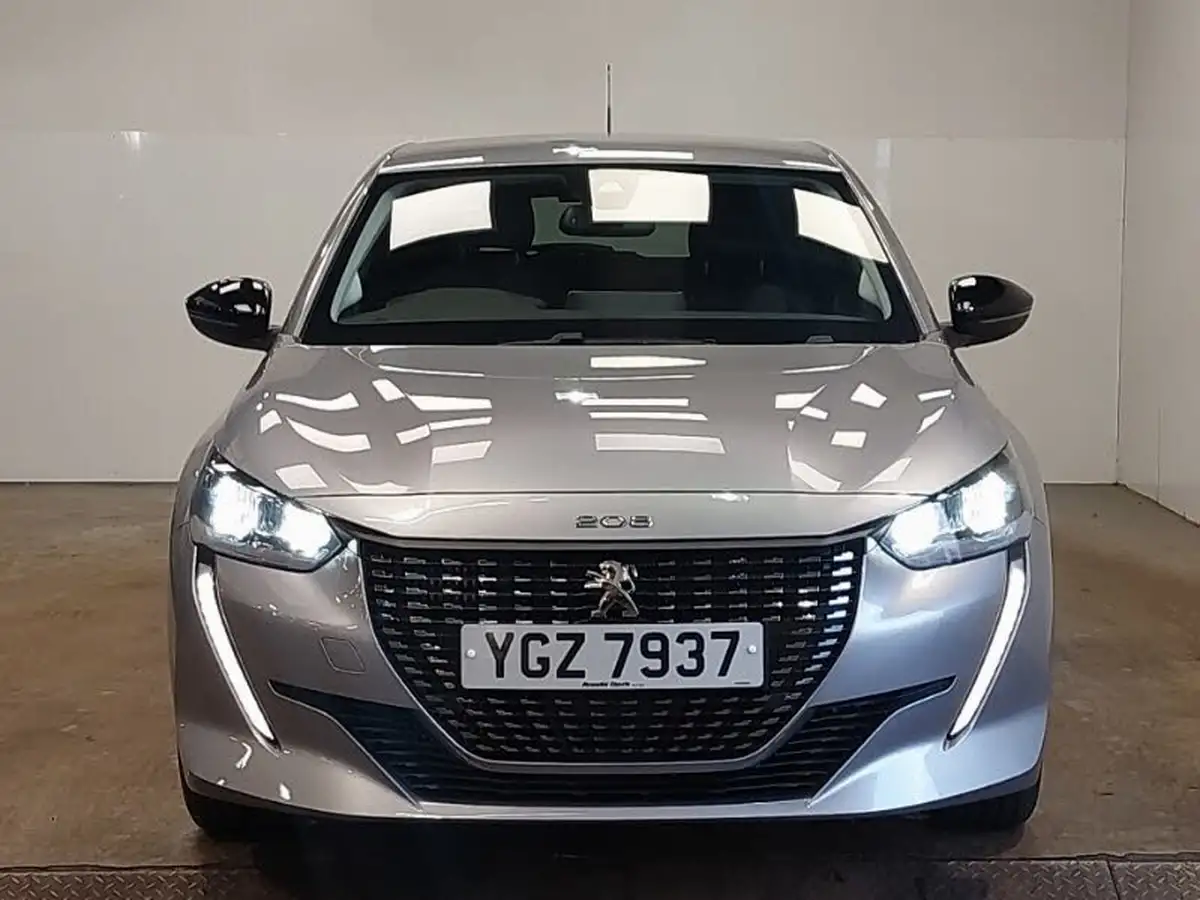 2023-peugeot-208-12-puretech-allure-premium-100ps-big-18