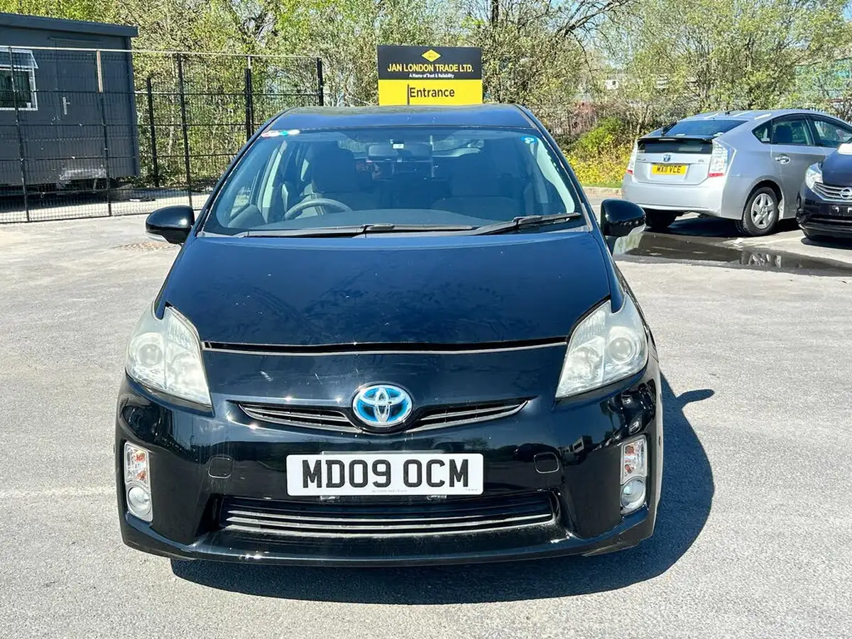 2009-toyota-prius-hybrid-big-2