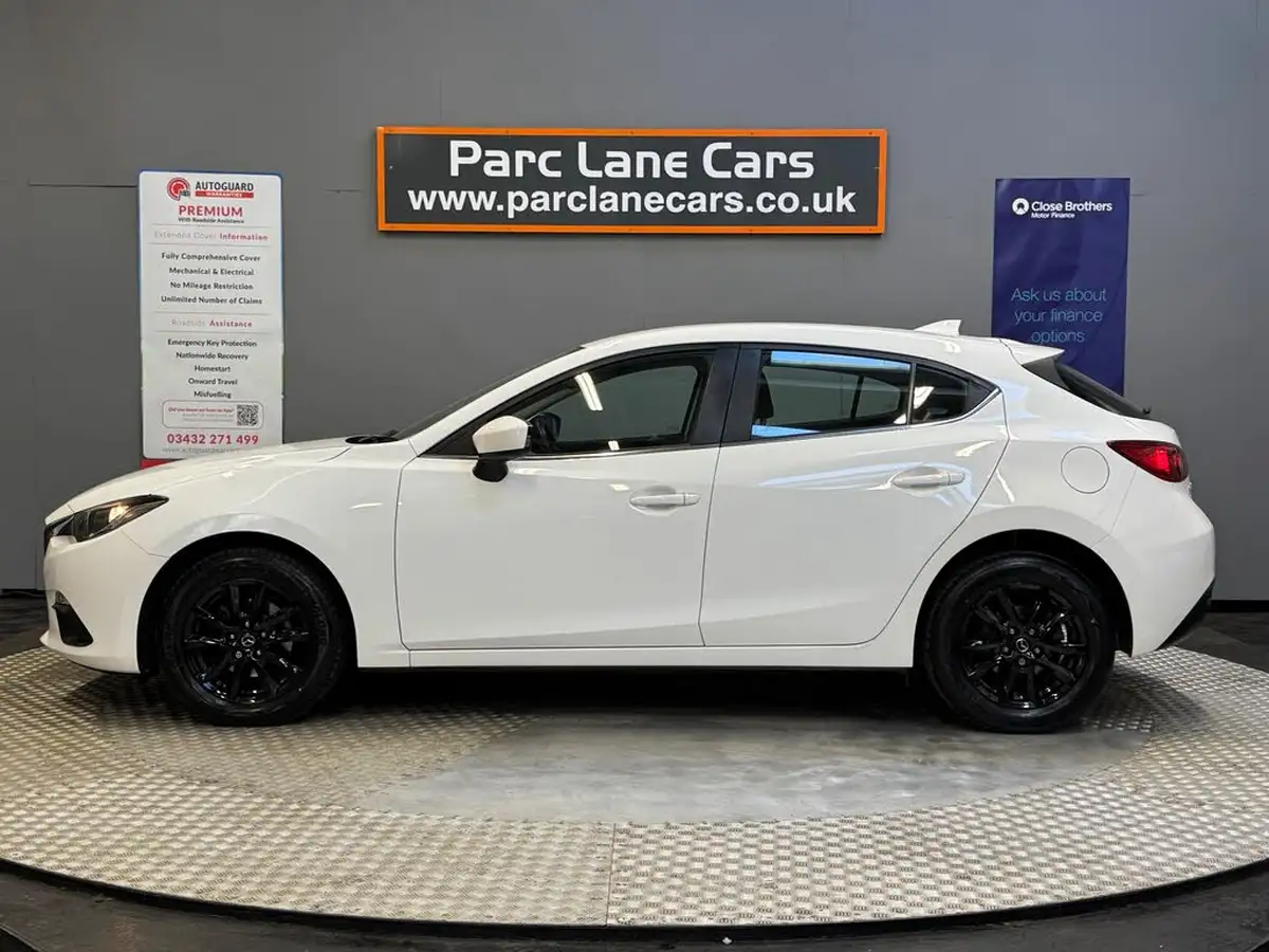 2016-mazda-mazda3-15-se-nav-big-6