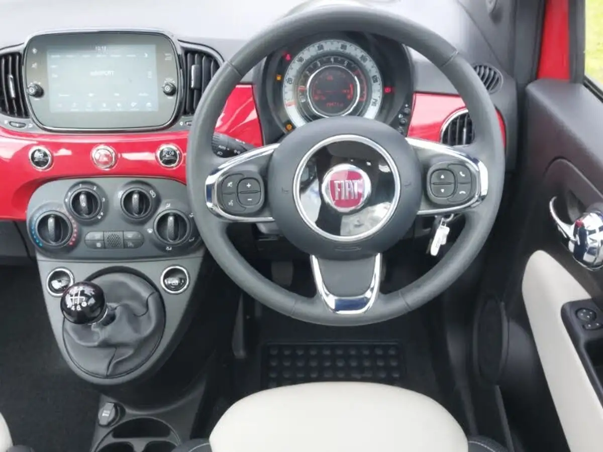 2021-fiat-500-10-dolcevita-big-6
