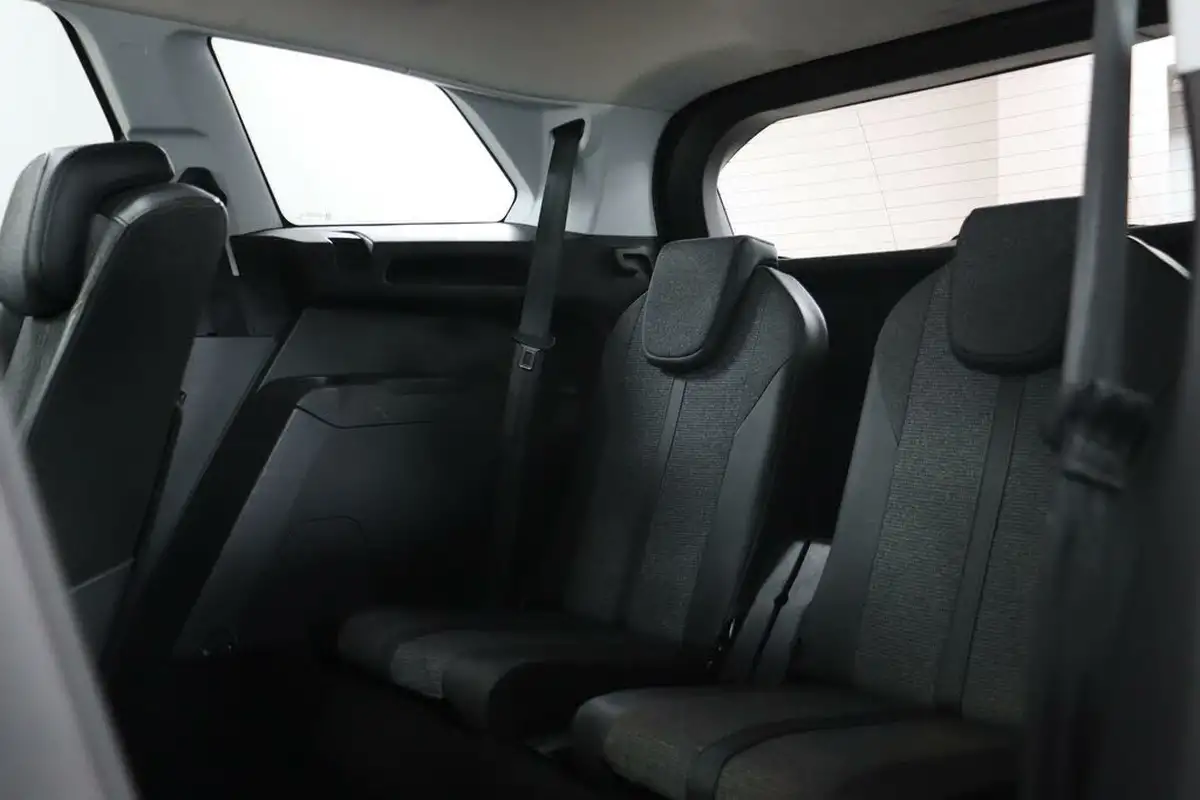 2018-peugeot-5008-suv-15-bluehdi-allure-big-37