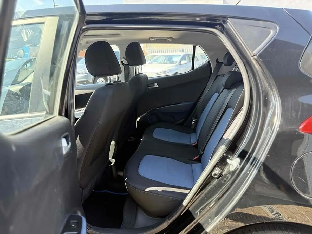 2016-hyundai-i10-12-premium-se-big-25
