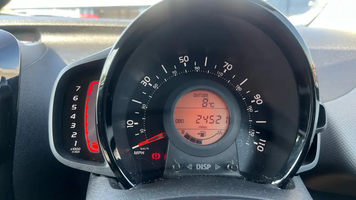 2019-peugeot-108-10-allure-ss-hatchback-5d-big-12