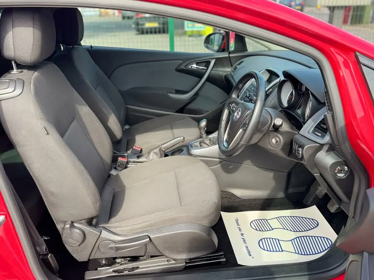 2015-vauxhall-gtc-20cdti-limited-edition-16v-ss-big-27